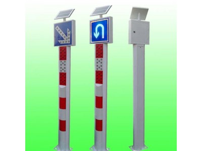 太陽(yáng)能交通警示柱，led交通標志牌價(jià)格