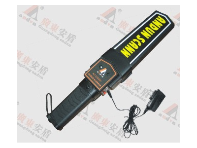 AD-2008B1 公檢法手持金屬探測器 （此產(chǎn)可用于場(chǎng)、機場(chǎng)、公安、邊防、法院、監獄、體育場(chǎng)館、會(huì )展場(chǎng)館、娛樂(lè )場(chǎng)所、車(chē)站碼頭等行業(yè)的安全檢查）
